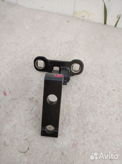 Петля двери передней левой верхняя Volvo XC90 2014