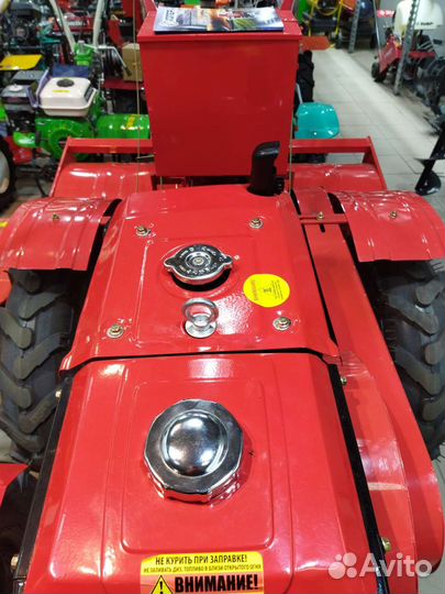 Дизельный трактор 15Е