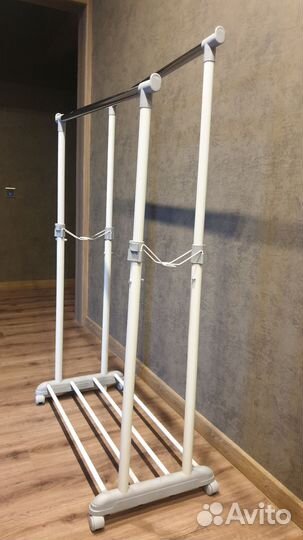 Вешалка напольная