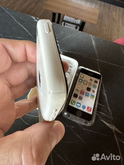 iPhone 5C, 16 ГБ