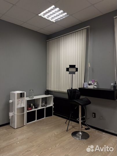 Аренда рабочего места мастера маникюра/бровиста