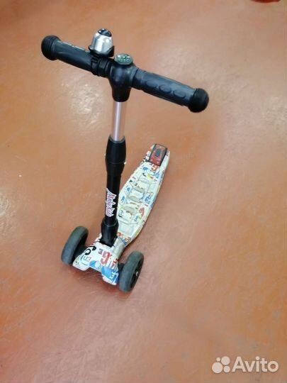 Самокат трёхколёсный для детей до 8 лет