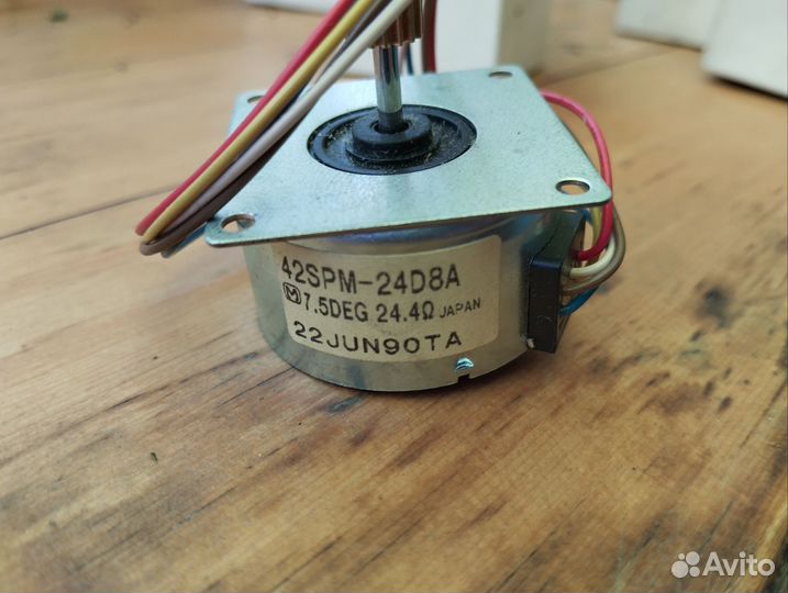 Шаговый двигатель для принтера