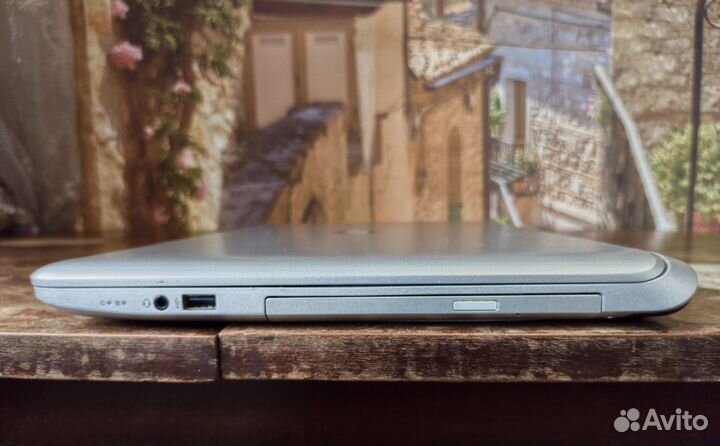 HP 17-f202ur (A4-6210/4 GB DDR3L/500 GB HDD/17.3