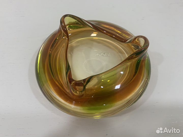 Пепельница, цветное стекло