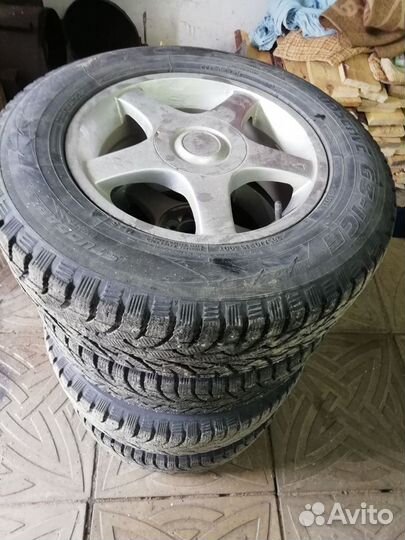 Автомобильные шины бу 205/70R15