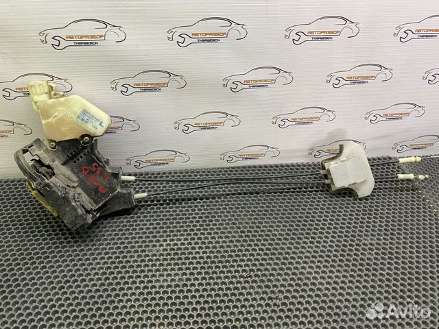 Замок передней левой двери Nissan Skyline V35