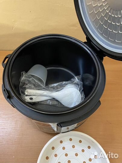 Мультиварка Redmond