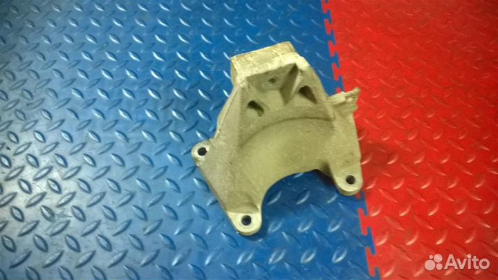 Кронштейн кпп BMW 5-серия F10/F11