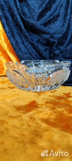 Хрустальные пепельница и рог