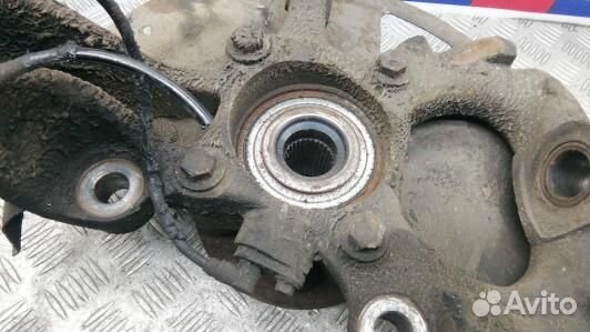 Ступица передняя левая land rover discovery 3 (HNT