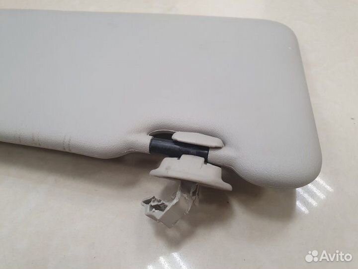 Козырек солнцезащитный правый Renault Logan L8