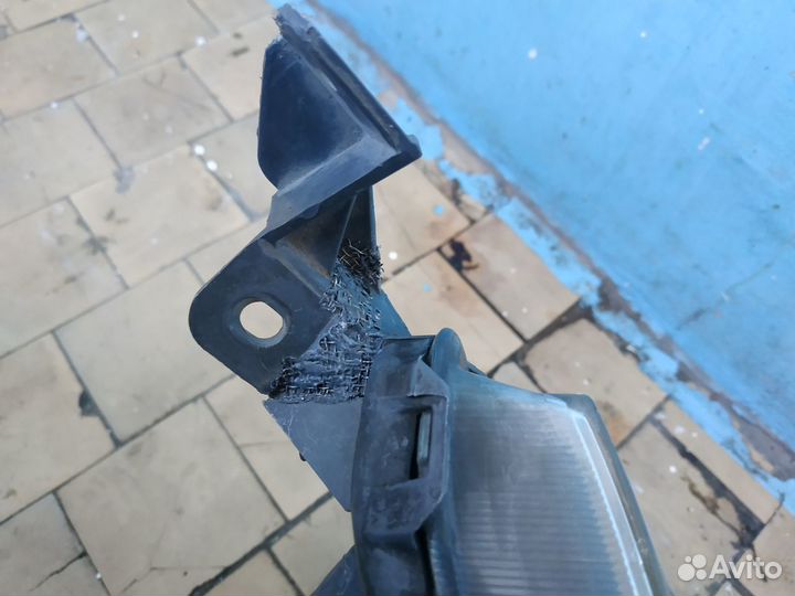 Фара правая на Тойота Funcargo NCP21 81150-52061