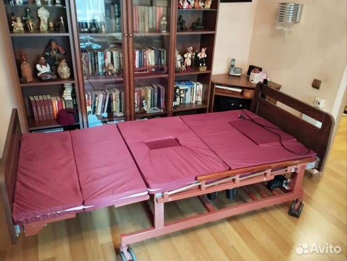 Кровать для лежачих больных с электроприводом