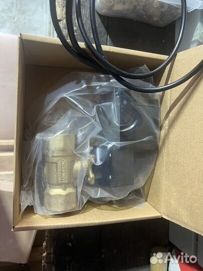 Клапан шаровой трехходовой с электроприводом