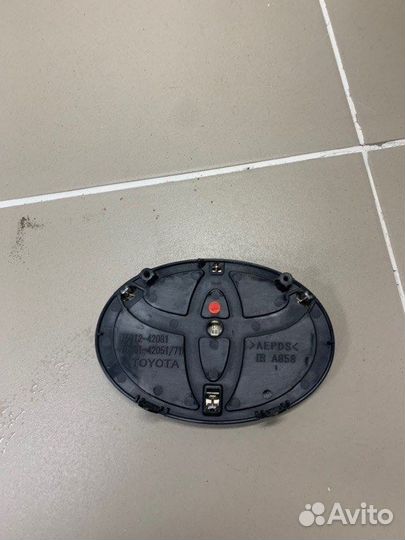 Эмблема Toyota Rav4 XA40 2015