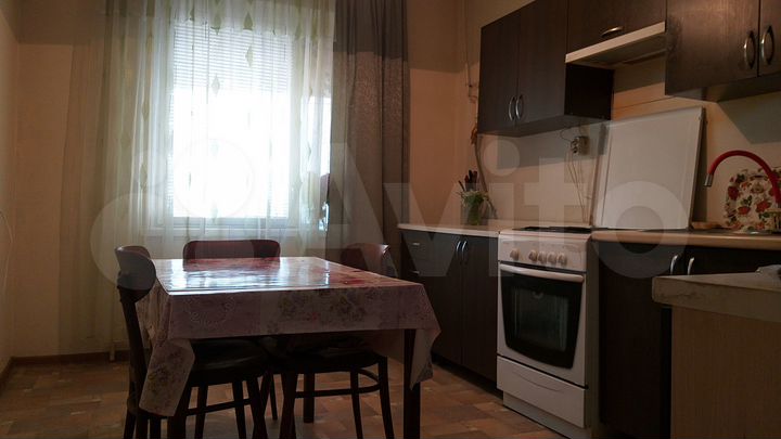 4-к. квартира, 100 м², 1/9 эт.