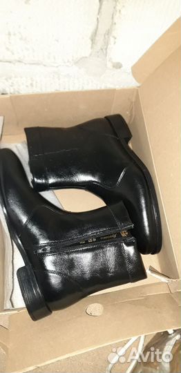 Мужcкиe зимниe полубoтинки из натуpальной