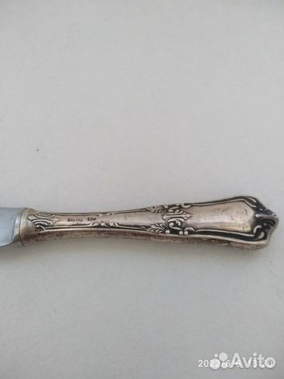 Нож с серебряной ручкой