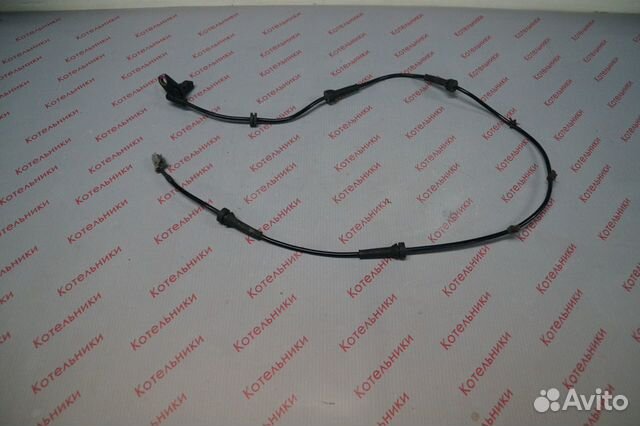 Nissan 47911-AU001 Датчик ABS передний левый