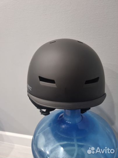 Горнолыжный шлем