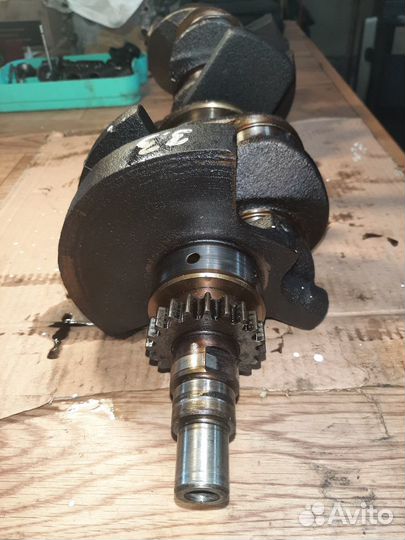 Коленвал chrysler 3.3