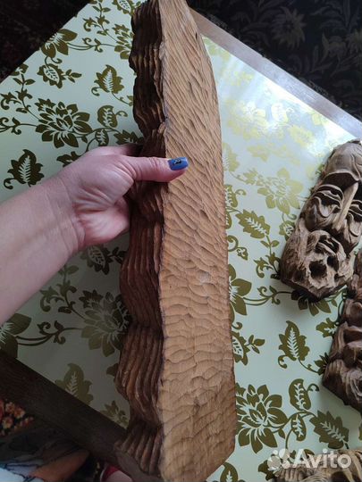 Статуэтки-маски из дерева