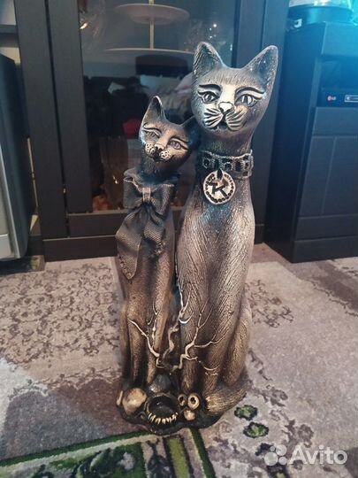 Скульптура счастливые коты