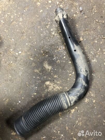 Патрубок воздушного фильтра Renault Logan 1