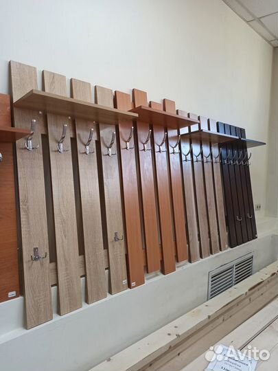 Вешалка настенная для одежды