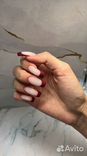 Модель на наращивание, маникюр с покрытием