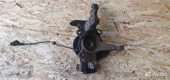 Кулак поворотный передний правый Opel Corsa D 200