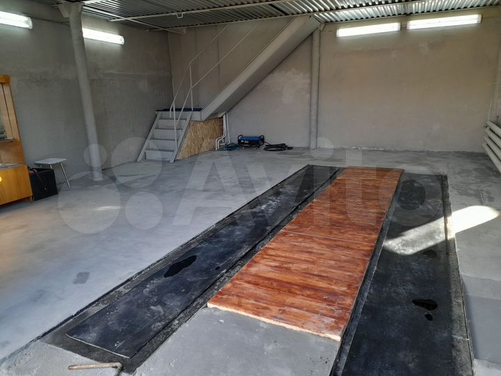 Гараж, > 30 м²