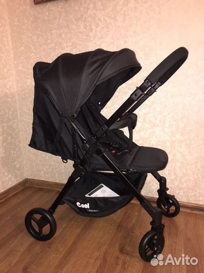 Коляска новая с перекидной ручкой
