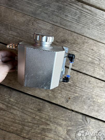 Расширительный бачок алюминиевый