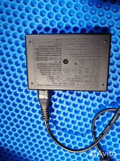 Я)зарядное устройство Olimpus Li-40c оригинал