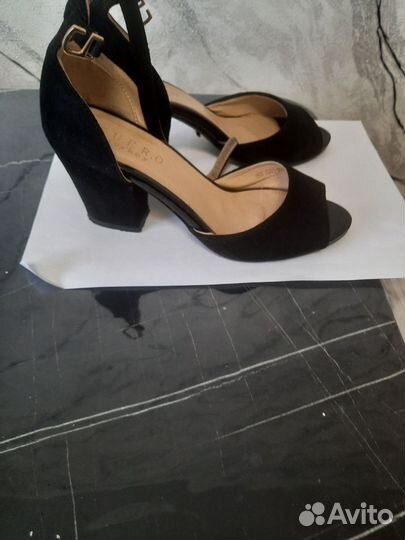 Туфли женские 35 размер черные
