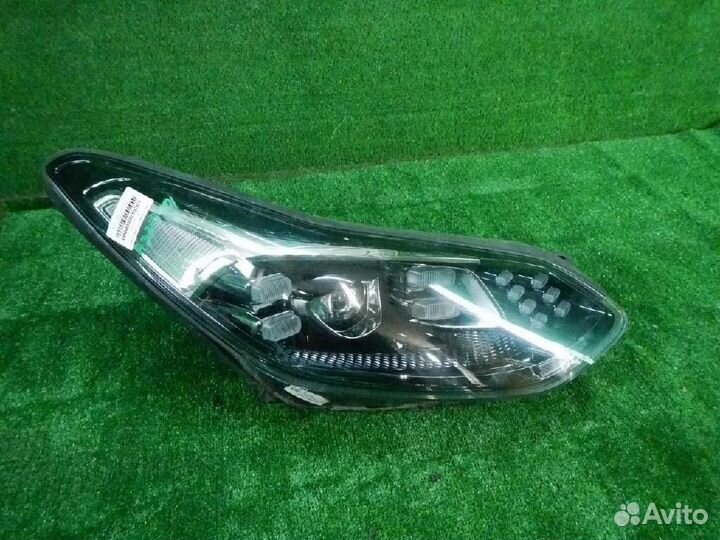 Фара правая Kia Sportage