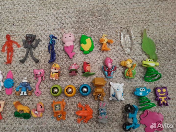 Игрушки из киндера пакетом