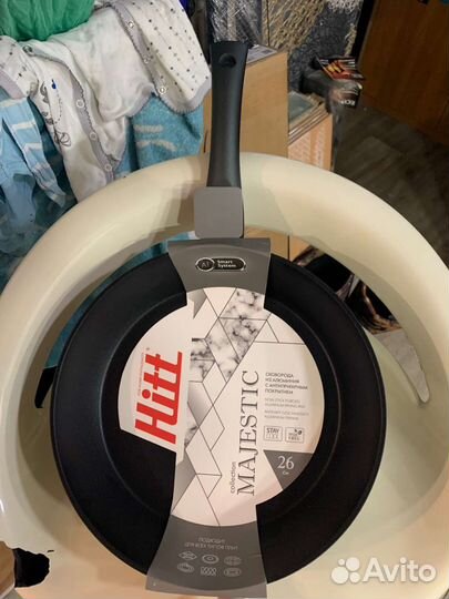 Сковорода с антипригарным покрытием новая