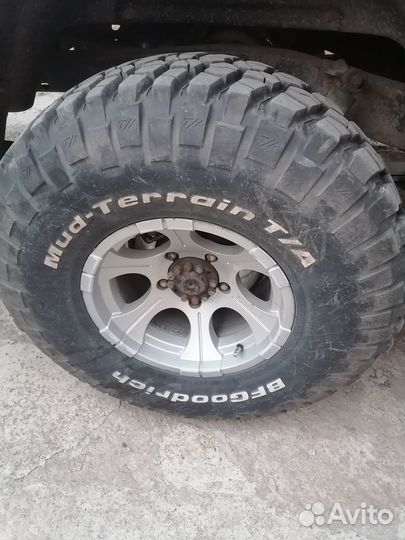 Bfgoodrich Mud-Terrain T/A KM2 33/10.5 R15