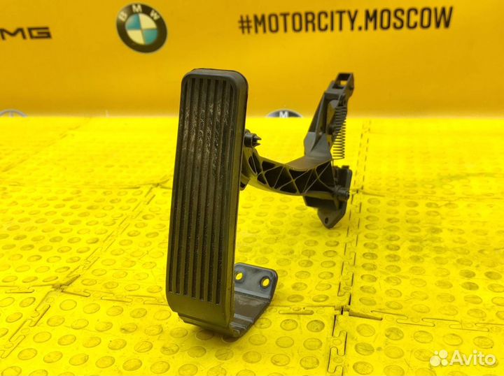 Педали комплект Mercedes-Benz S210 M113.940 4.3