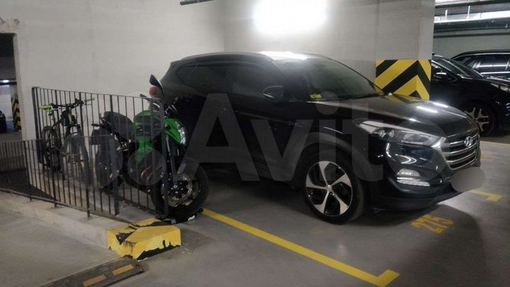 Машиноместо, 18 м²