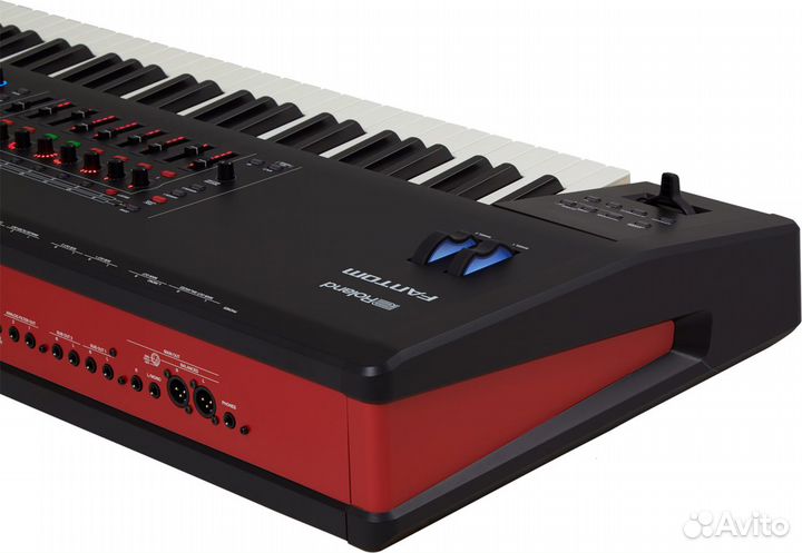 Синтезатор Roland fantom-8