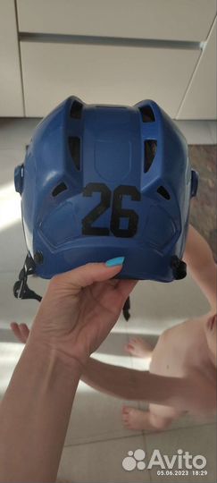 Хоккейный шлем