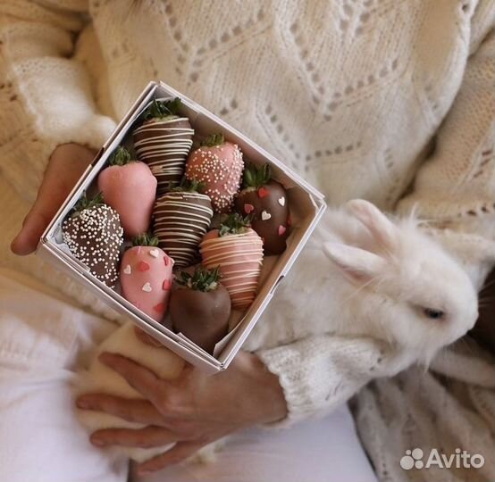 Клубника и бананы в шоколаде