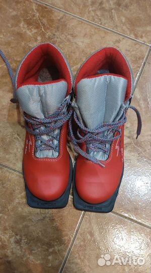 Лыжные ботинки