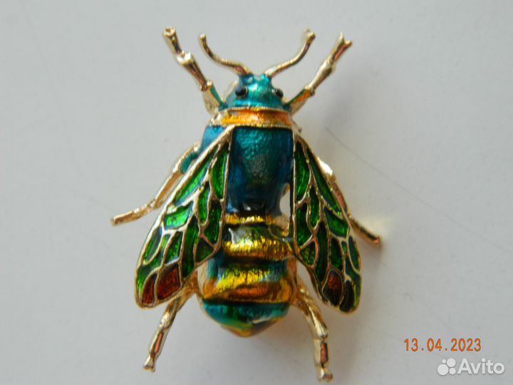 Серьги и броши