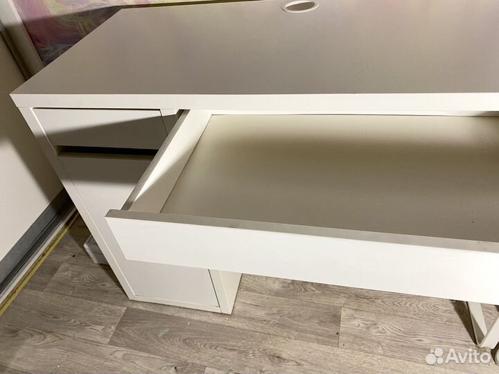 Компьютерный стол IKEA белый