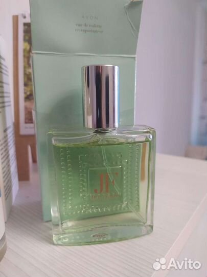 Avon Jet Femme Holiday